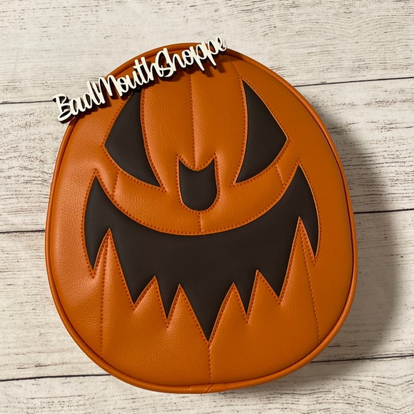 *Love Pain and Stitches Color Changing Bat Mouth Oval Crossbody Halloween Purse - Picture 2 of 8